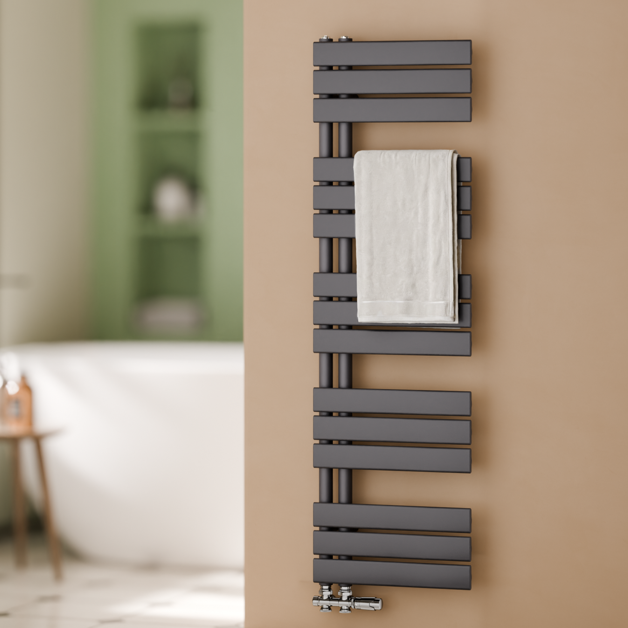 Grzejnik łazienkowy drabinkowy na ciepłą wodę - Stalowy z podłączeniem środkowym - Kolor antracytowy - Wymiary 1320 x 400 mm - Moc 598 W