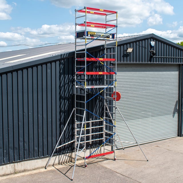 Trade Master Pro® Tour d’Échafaudage Aluminium – Robuste | Réglable | Base Pliante | 230 kg | Certifiée EN1004 | Hauteur 7,4 m