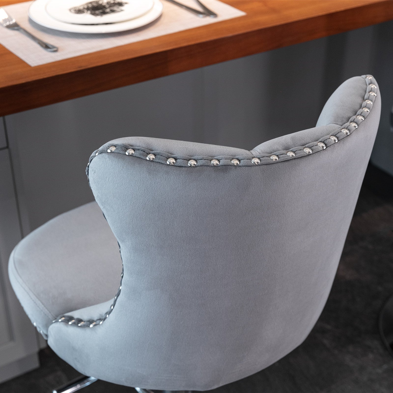 Lot de 2 Chaise de bar Pivotants en Velours Gris, Tabouret de bar Hauteur d'Assise Réglable 63-84cm, Structure Chromée Stable avec Dossier Confortable - 4