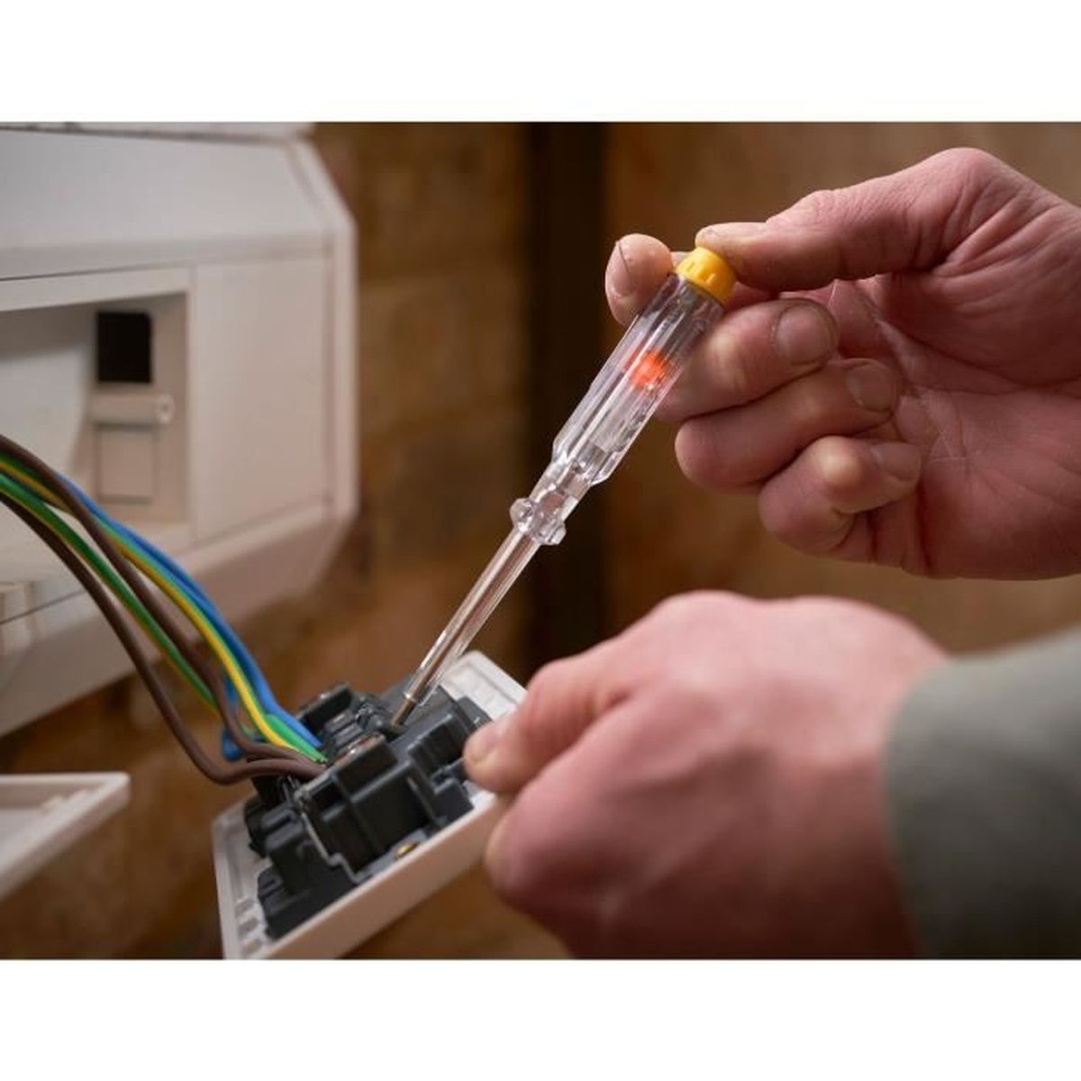 Jeu de 5 tournevis SLIM isolés 1000V electricien STANLEY XTHT0-62692 + testeur - 8