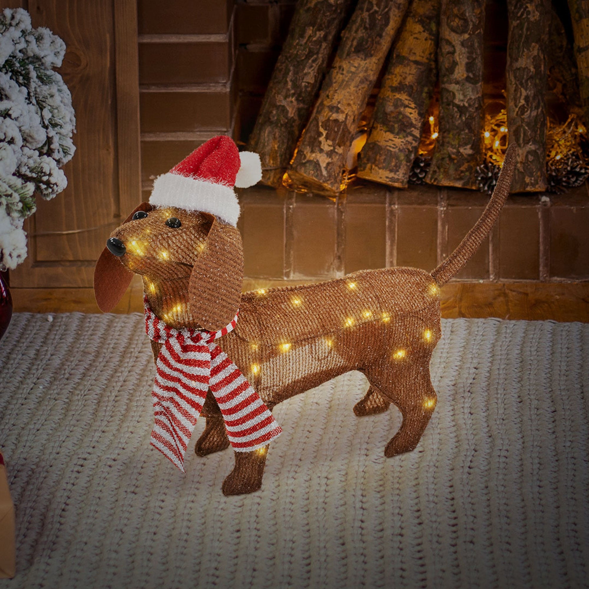 Cachorro marrom com chapéu de Natal. 40 LEDs. - 2