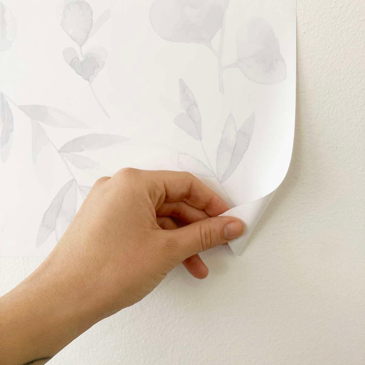 Papier peint adhésif feuillage aquarelle gris en vinyle lavable et amovible - 1 rouleau 50x300 cm - Decochic - 3