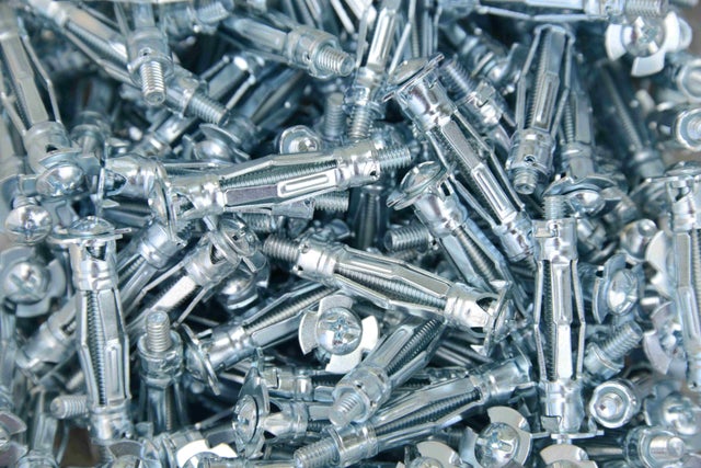Boite de 50 chevilles+vis parois creuses de type Moly longueur 50mm vis diamètre 6mm