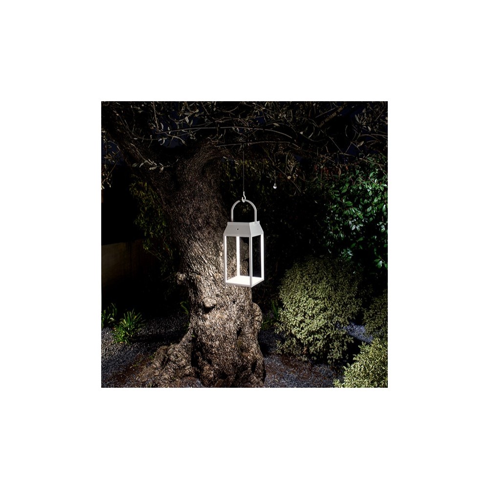 Lampa solarna i akumulatorowa LANTERNA do użytku wewnątrz i na zewnątrz firmy Perenz w kolorze matowej bieli.