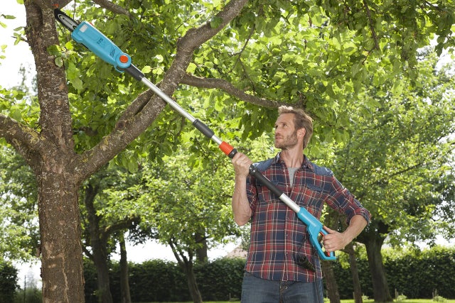 Gardena 8868-20 TCS Li-720/20: Potatore Telescopico Elettrico, 720 W, Lama 20 cm, Testa Inclinabile, Blocco di Taglio, fino a 4.4 m