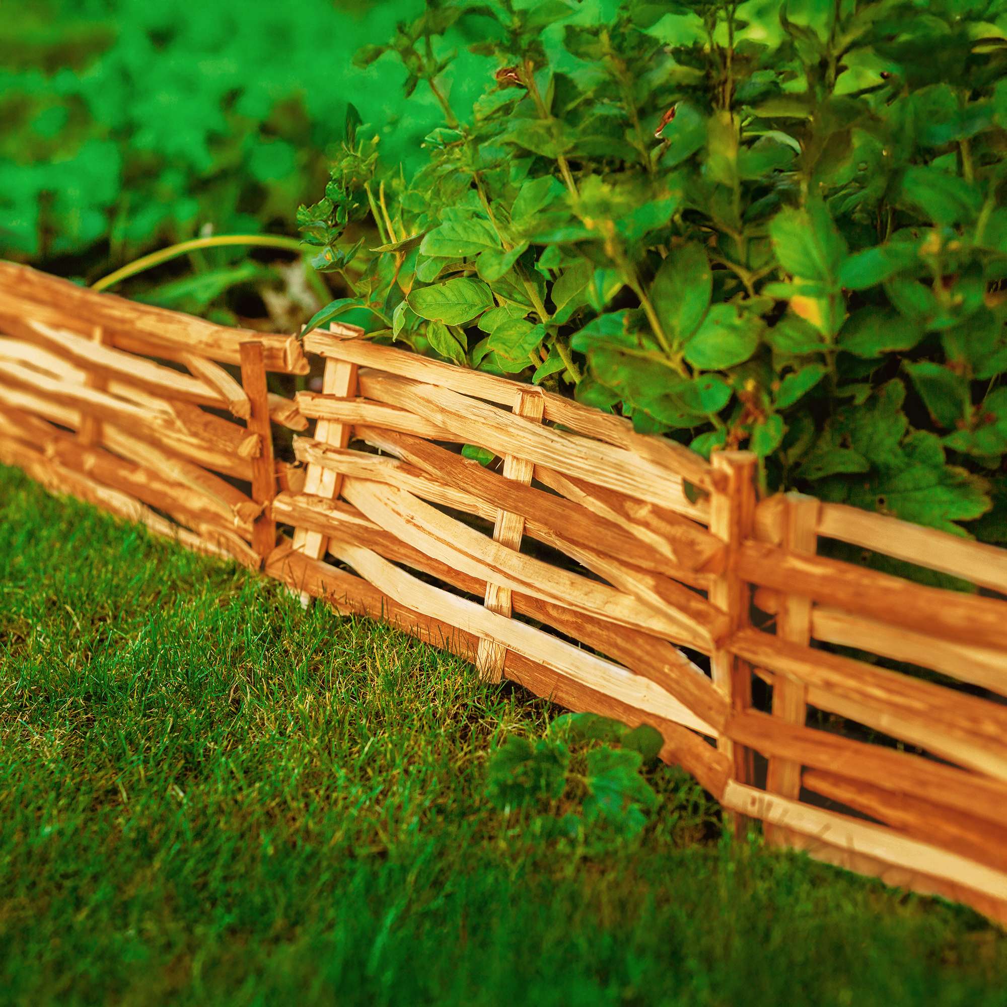 BOGATECO Lot de 3 Bordures de Jardin en Noisetier Brun - Longueur 90 cm - Hauteur 20 cm - Clôture à Planter Imprégnée - Support de Parterre - 9