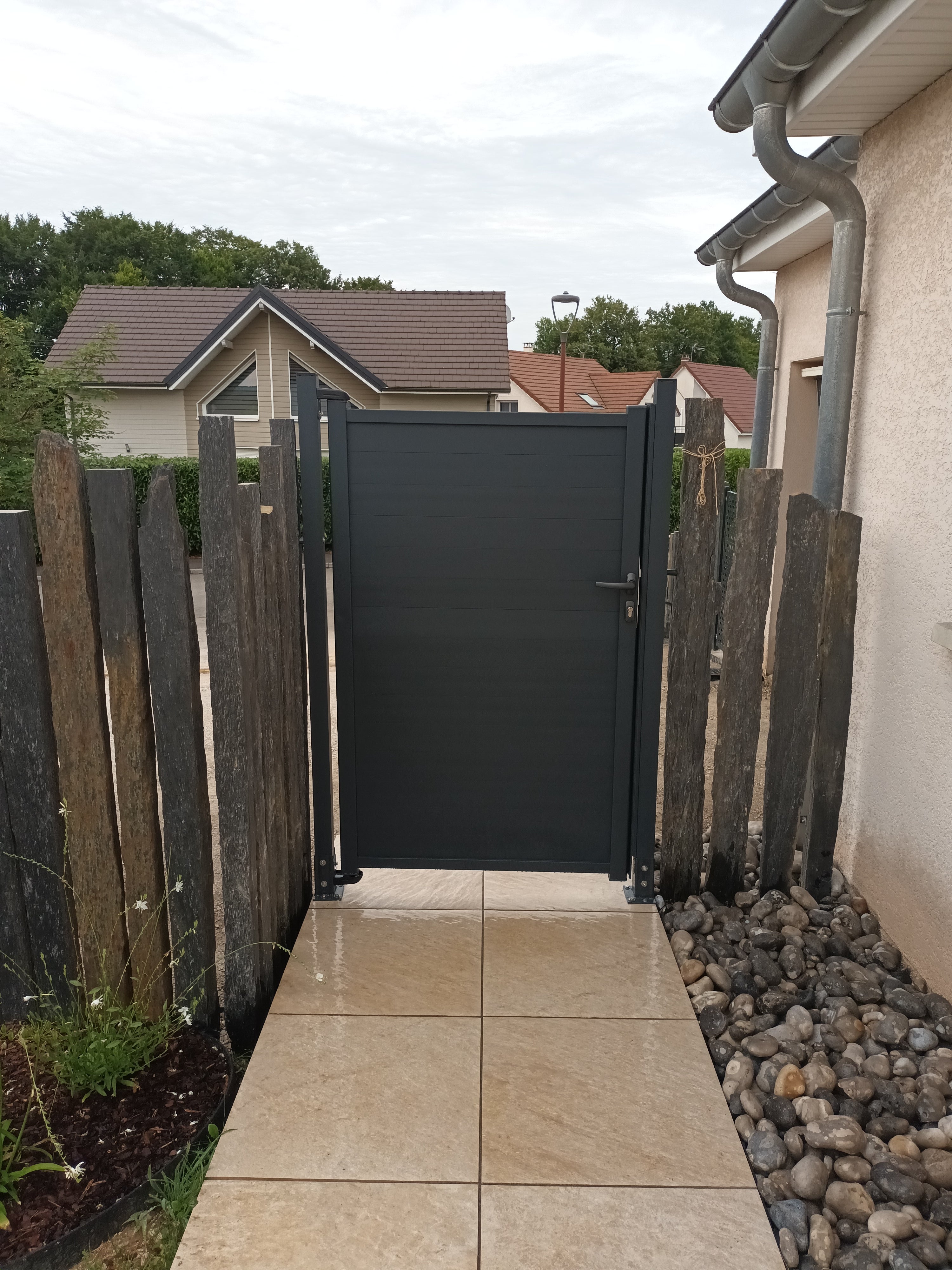 Portillon aluminium plein Haut 160 x Larg 100 cm - Gris 7016 - Vendu avec 2 poteaux - 4