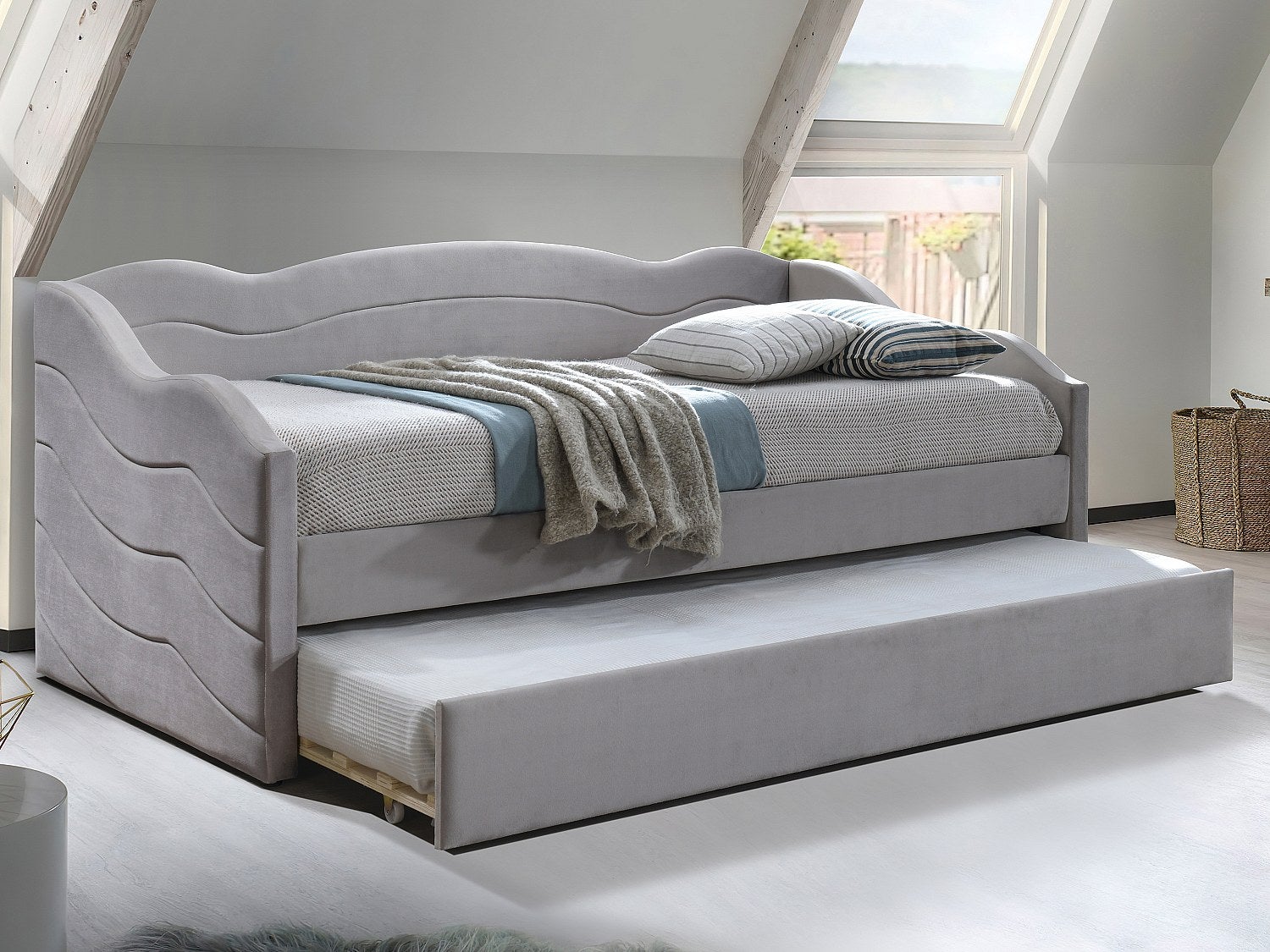 Promo Lit Banquette 90 X 190 Cm + Tiroir Lit + Sommiers chez Conforama