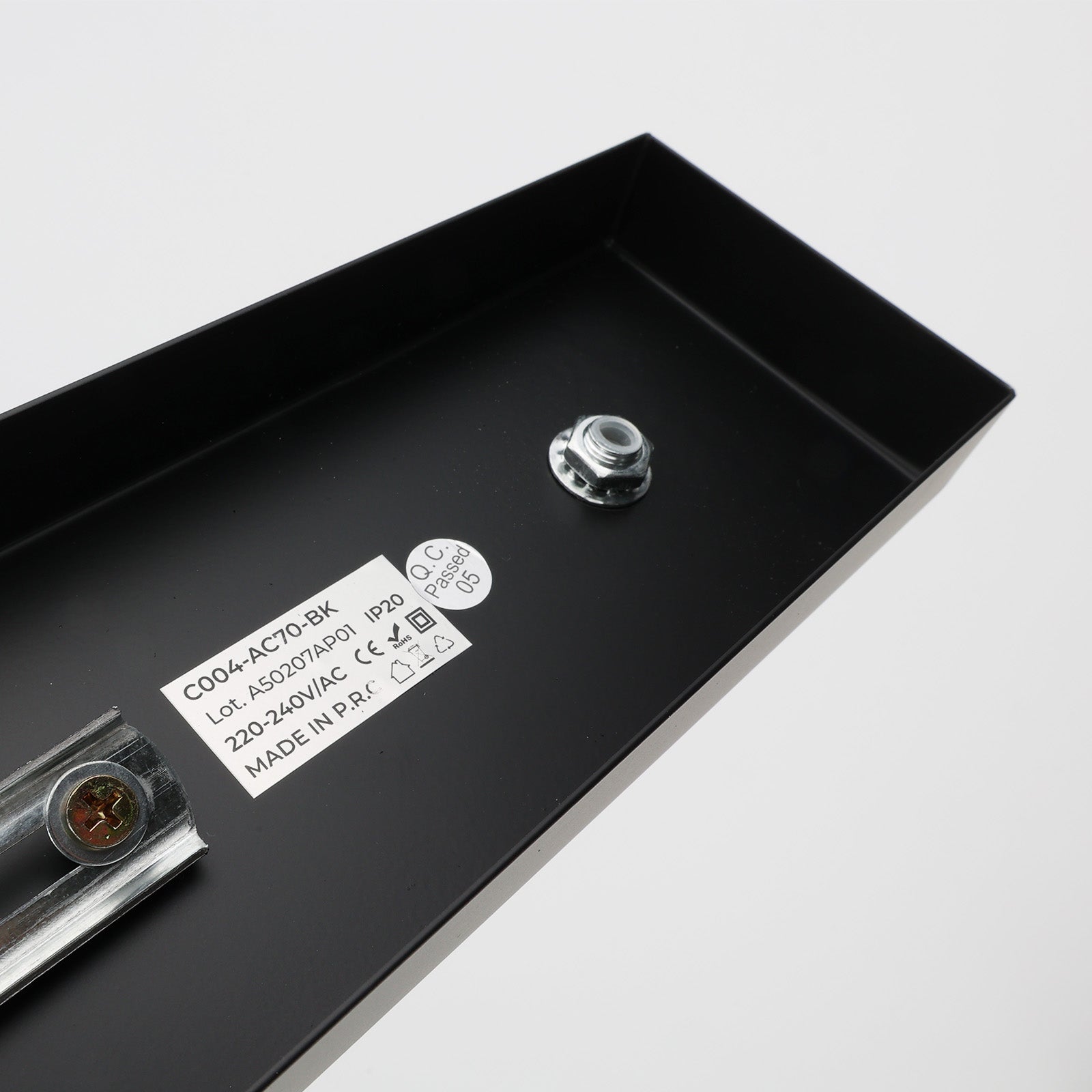 Plaque de plafond suspendue pour lampe, rosace ou réglette universelle en métal noir 70 cm pour 2 ou 3 lampes - 4