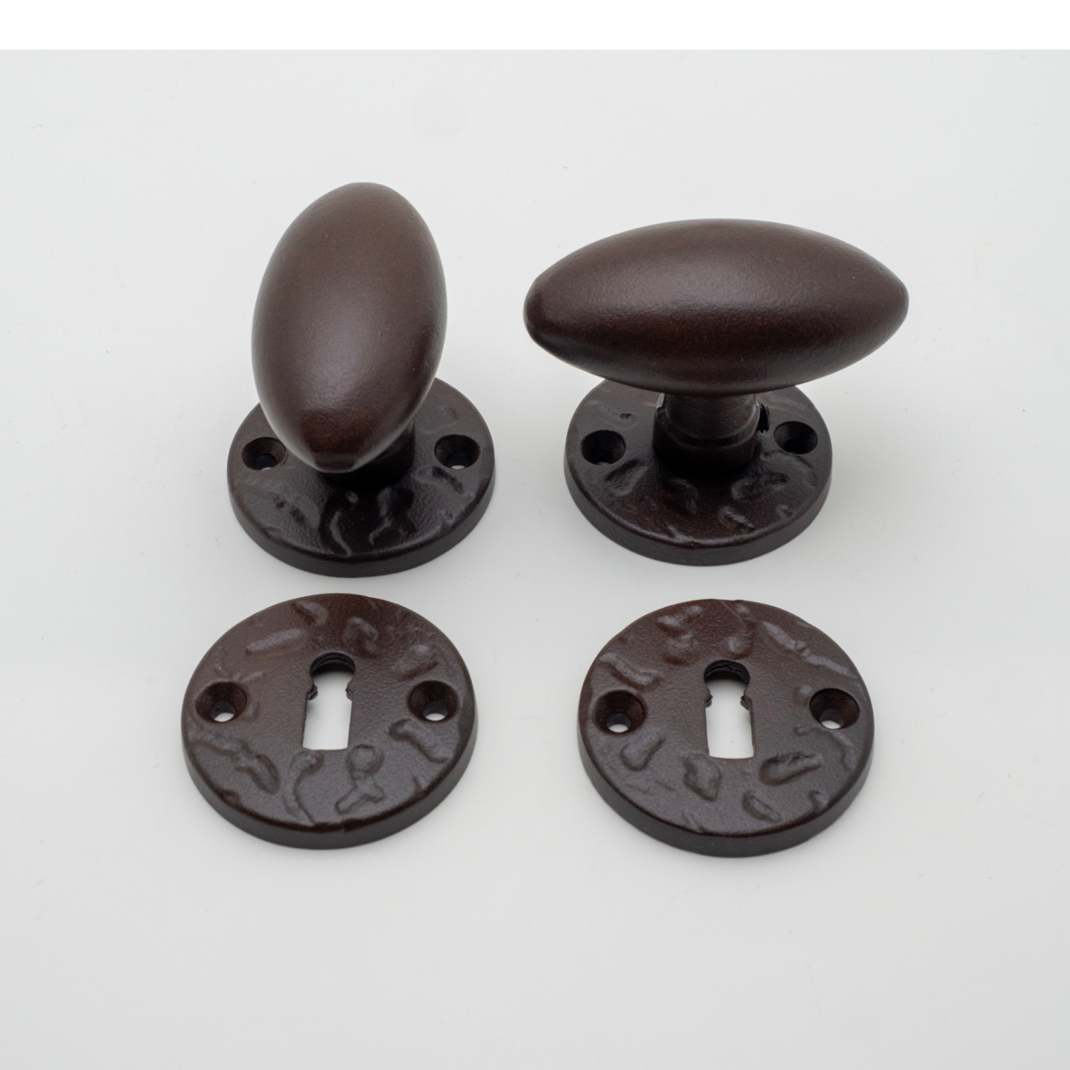 Poignée de porte ovale alu finition rouille sur rosace avec trou clé ...