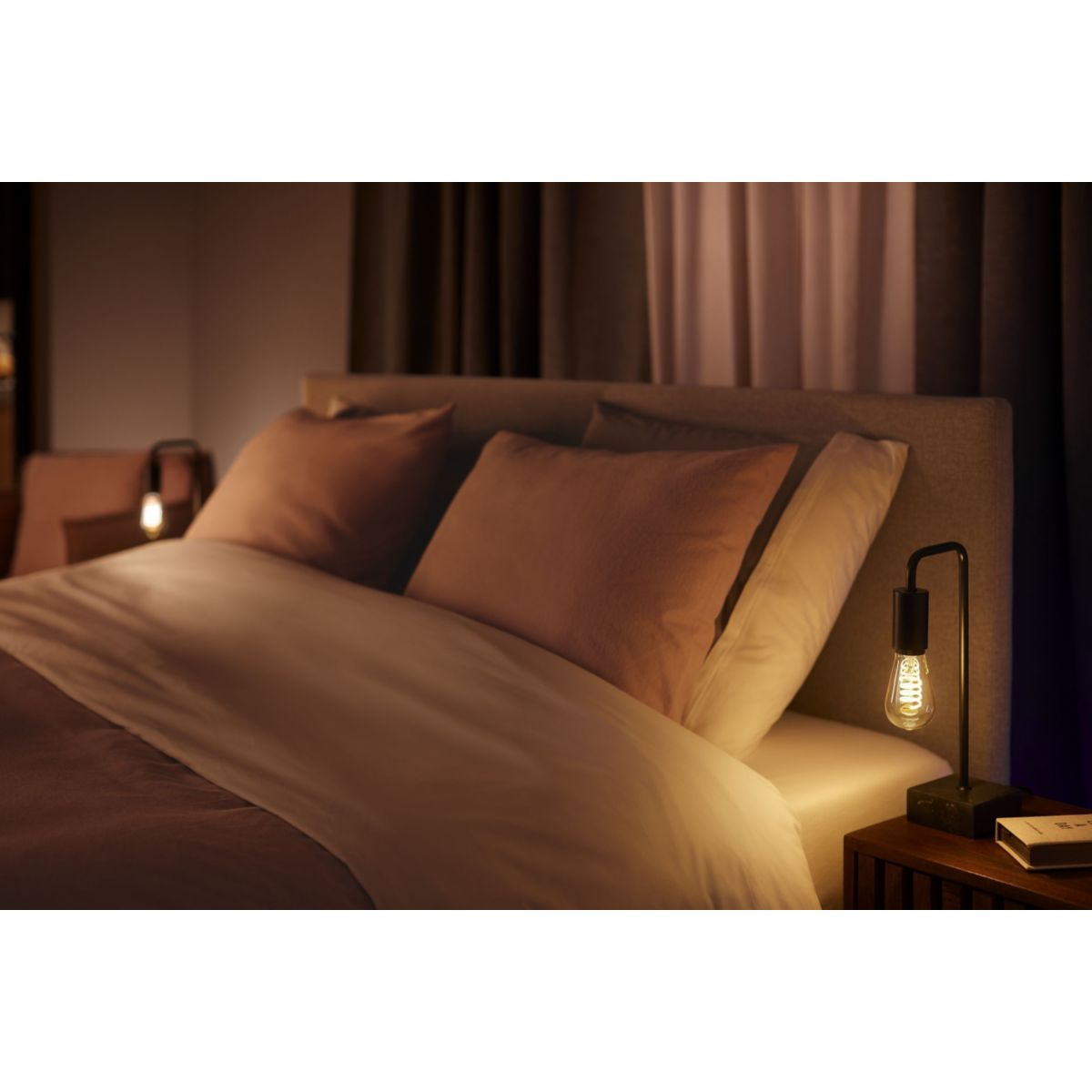 Philips Hue White Ambiance, lampadina LED connessa con filamento E27 ST64, compatibile Bluetooth, funziona con Alexa, Google e HomeKit - 2