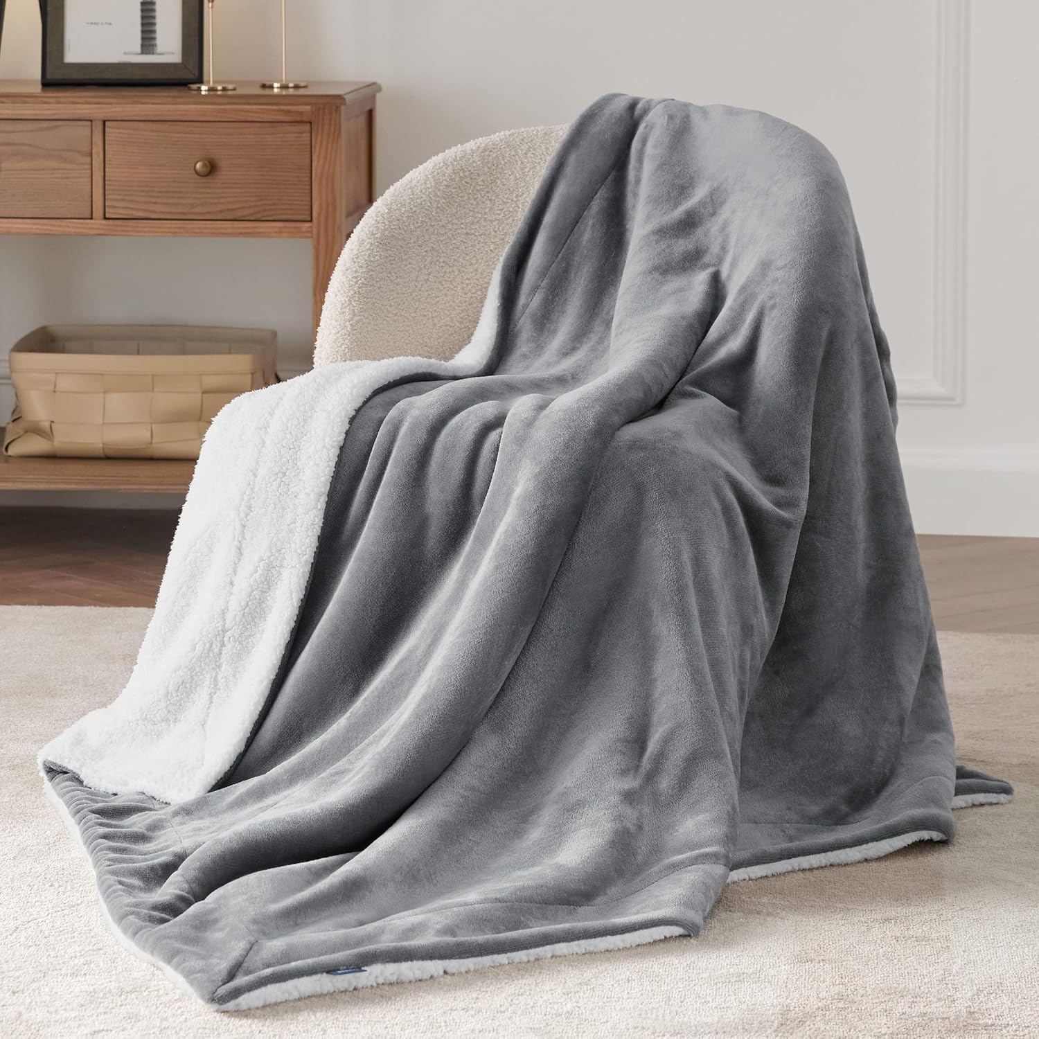 Plaid Canapé Polaire Doux 230x270cm - Couverture Lit Grande Taille Grise Flanelle