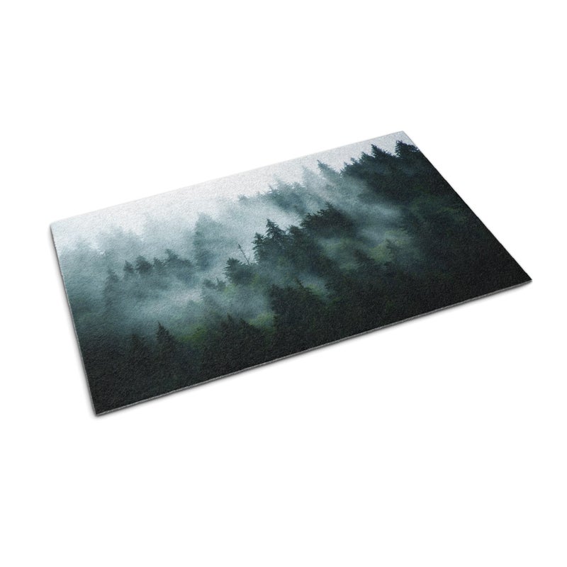 Фото - Килимок під двері Wycieraczka wejściowa pod drzwi do butów - Ozdobny wzór 90 x 60 cm Mglisty las Luksusowy dywanik do wnętrza Tulup