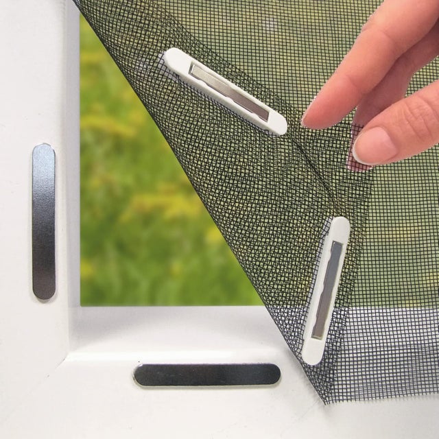 Mosquitera para ventana con fijación magnética Mosquitera de hasta 150 x 130 cm recortable, Fijación con 12 imanes Color negro