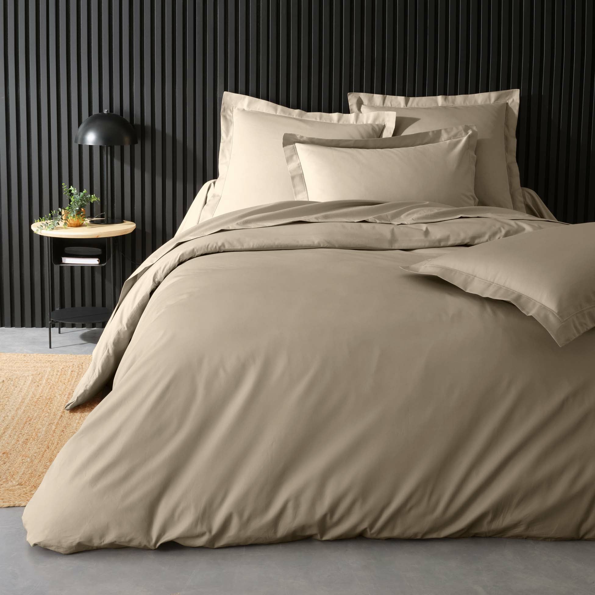 Parure de lit 260 x 240 cm – Percale de coton 78 fils – Sable - Qualité Hôtel – 2 taies 63x63 cm - 2