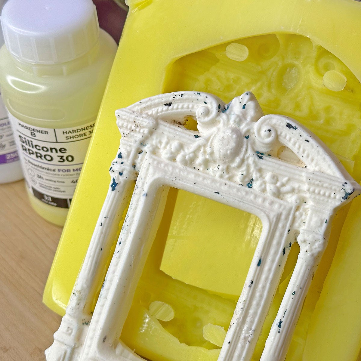 Gomma siliconica 1:1 R PRO 30, Non tossica e semplice da Usare, Resistente agli Strappi, 30 Shore (1 kg) - 5