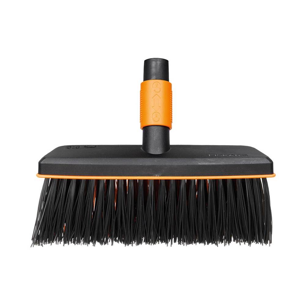 Miotła tarasowa Fiskars Quikfit 26 cm czarno-pomarańczowa wytrzymała i wszechstronna