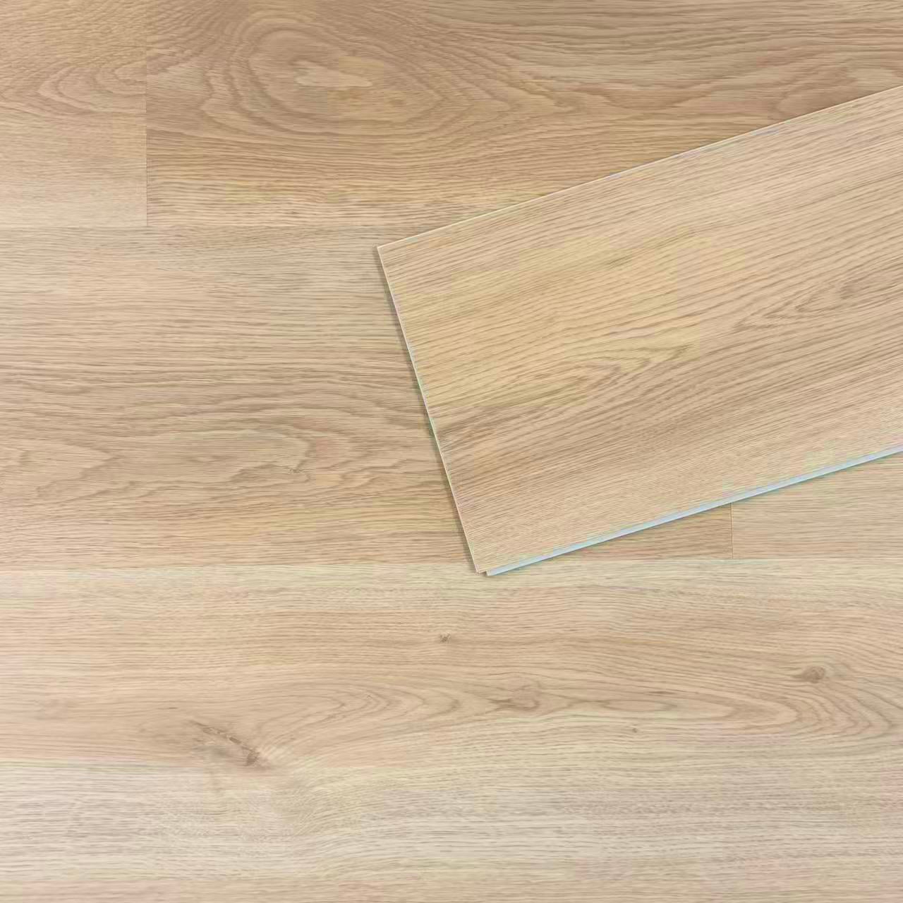 Sol PVC - Lames PVC clipsable avec sous couche intégrée- GARANTIE 20 ans -Ep. 5,5 mm- Bois clair - Dimensions L 122 cm x l 23 cm - 6