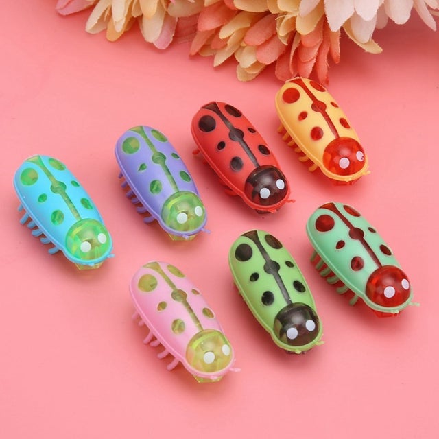 Conjunto de 7 Mini Brinquedos Interativos Elétricos em Formato de Joaninha para Gatos - Brinquedo Divertido e Fofo para Animais de Estimação (Funciona