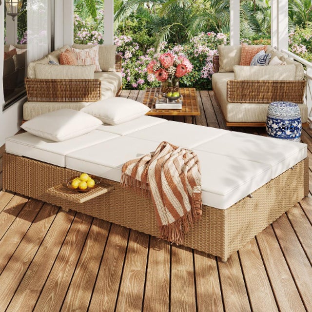 Espreguiçadeira dupla para exterior em rattan, sofá de rattan, móveis de jardim dobráveis, com almofadas, resistente ao clima, branco