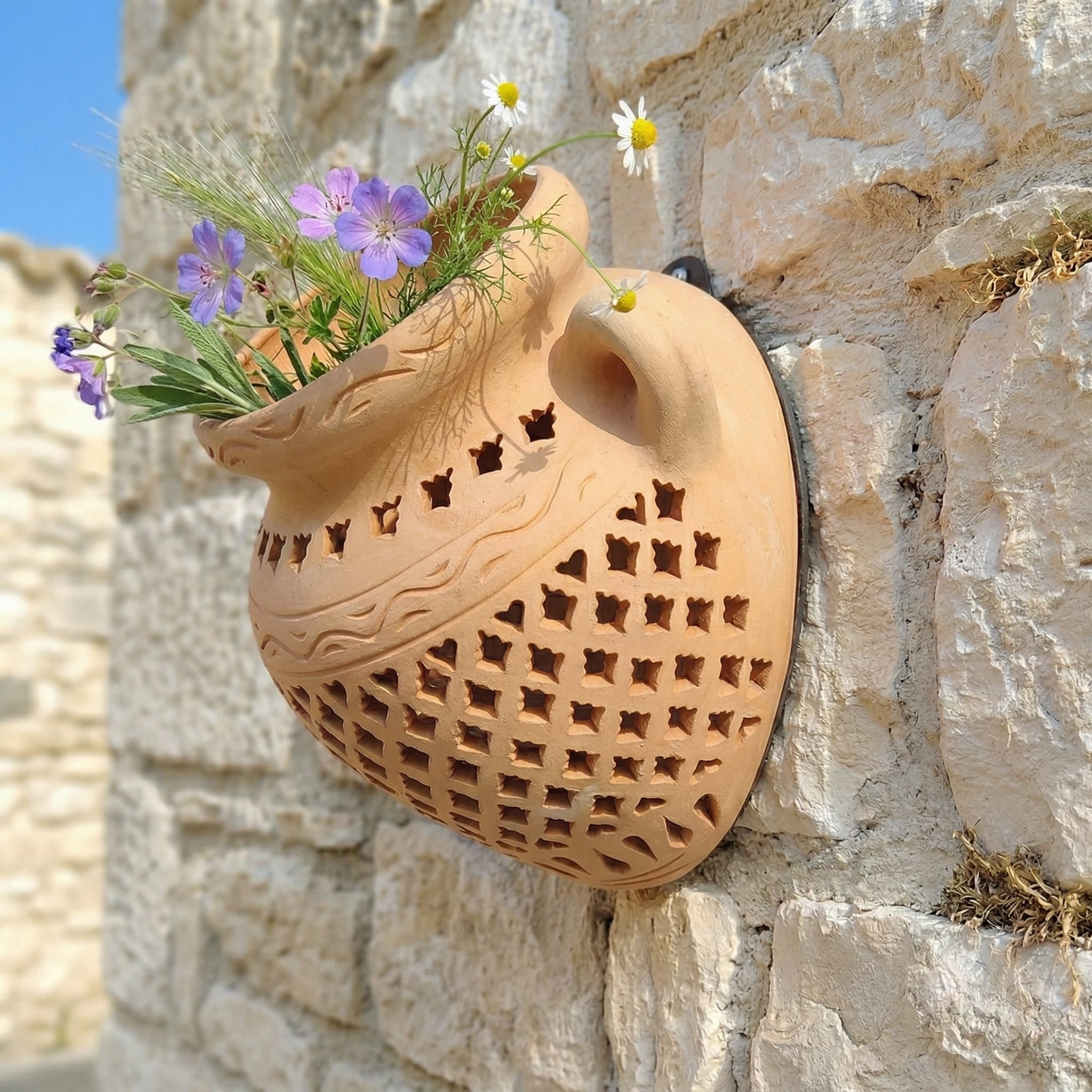 CERAMICA RAMBLEÑA | Vaso sospeso orza | Vaso di terracotta da appendere | Vaso da parete | Giallo e Bianco | 100% decorato a mano | 24 x 24 x 16 cm