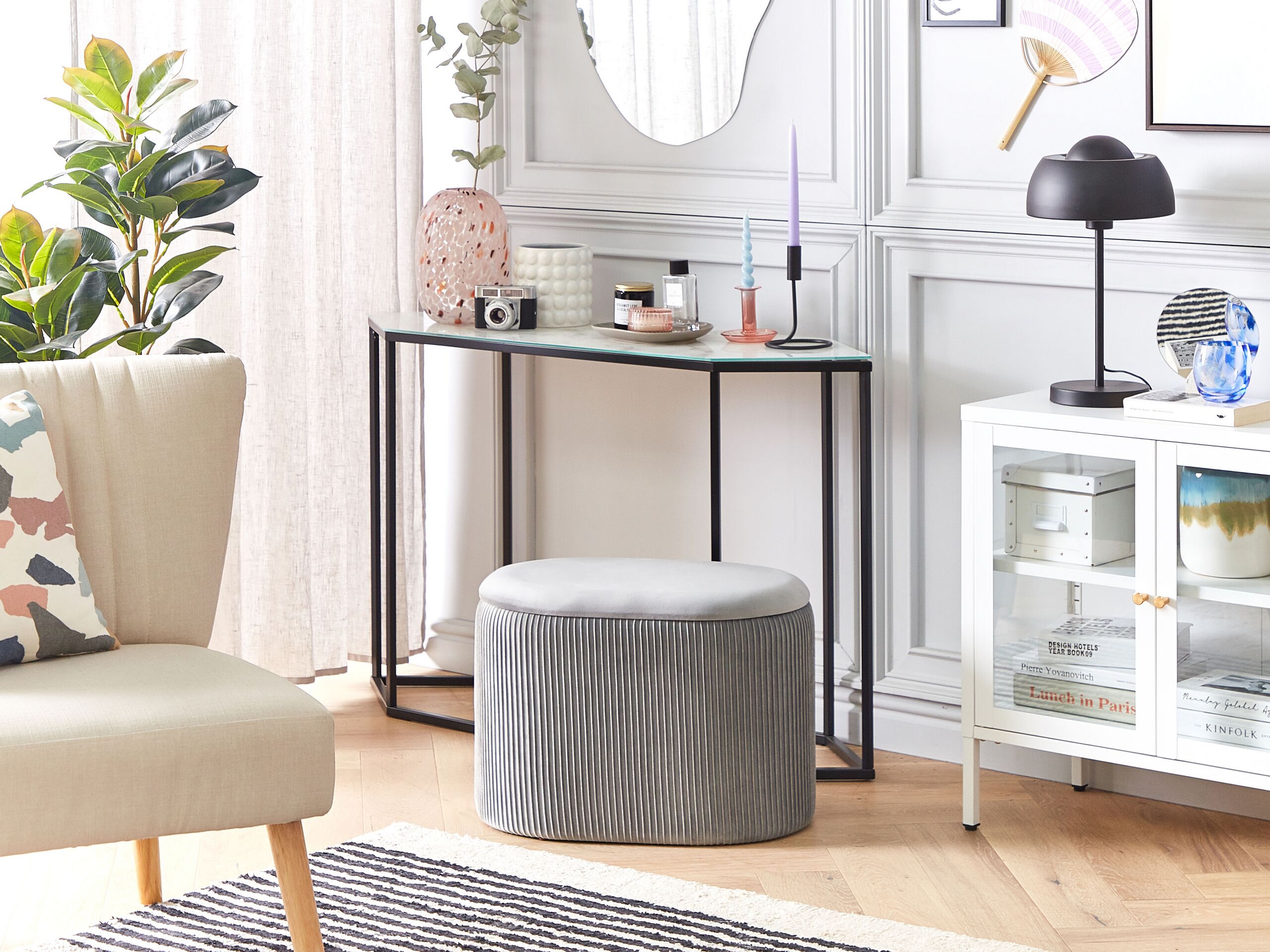 Pouf In Velluto Grigio Chiaro - Pouffe Quadrato 40x40 Cm Con Base Effetto Metallico, Complemento D'arredo Moderno Per Salotto