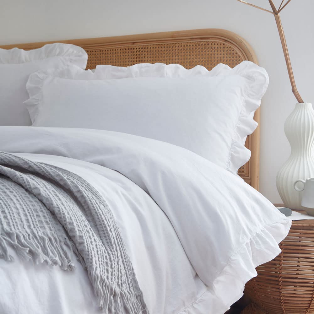 Appletree Loft - Set copripiumino con volant Cassia, 100% cotone, per letto king size, colore: Bianco - 4
