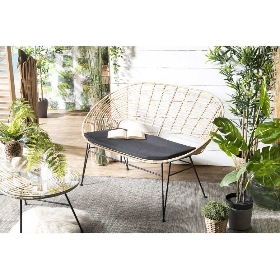 Chloe - newport sofá de 2 plazas de ratán natural con cojín negro y patas de metal