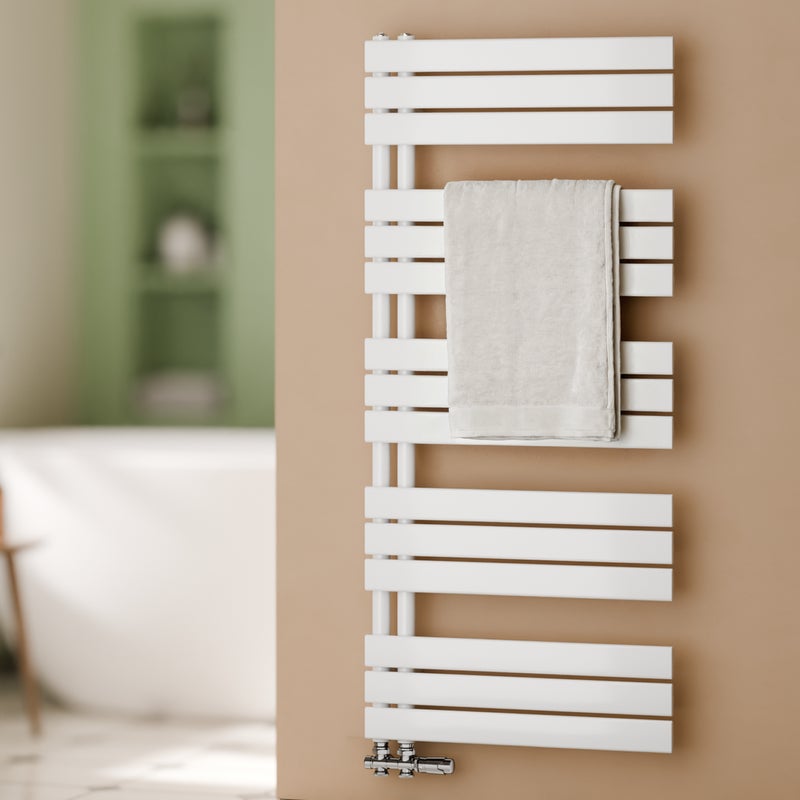 Grzejnik łazienkowy drabinkowy na ciepłą wodę - Stalowy z podłączeniem środkowym - Kolor biały - Wymiary 1320 x 600 mm - Moc 798 W
