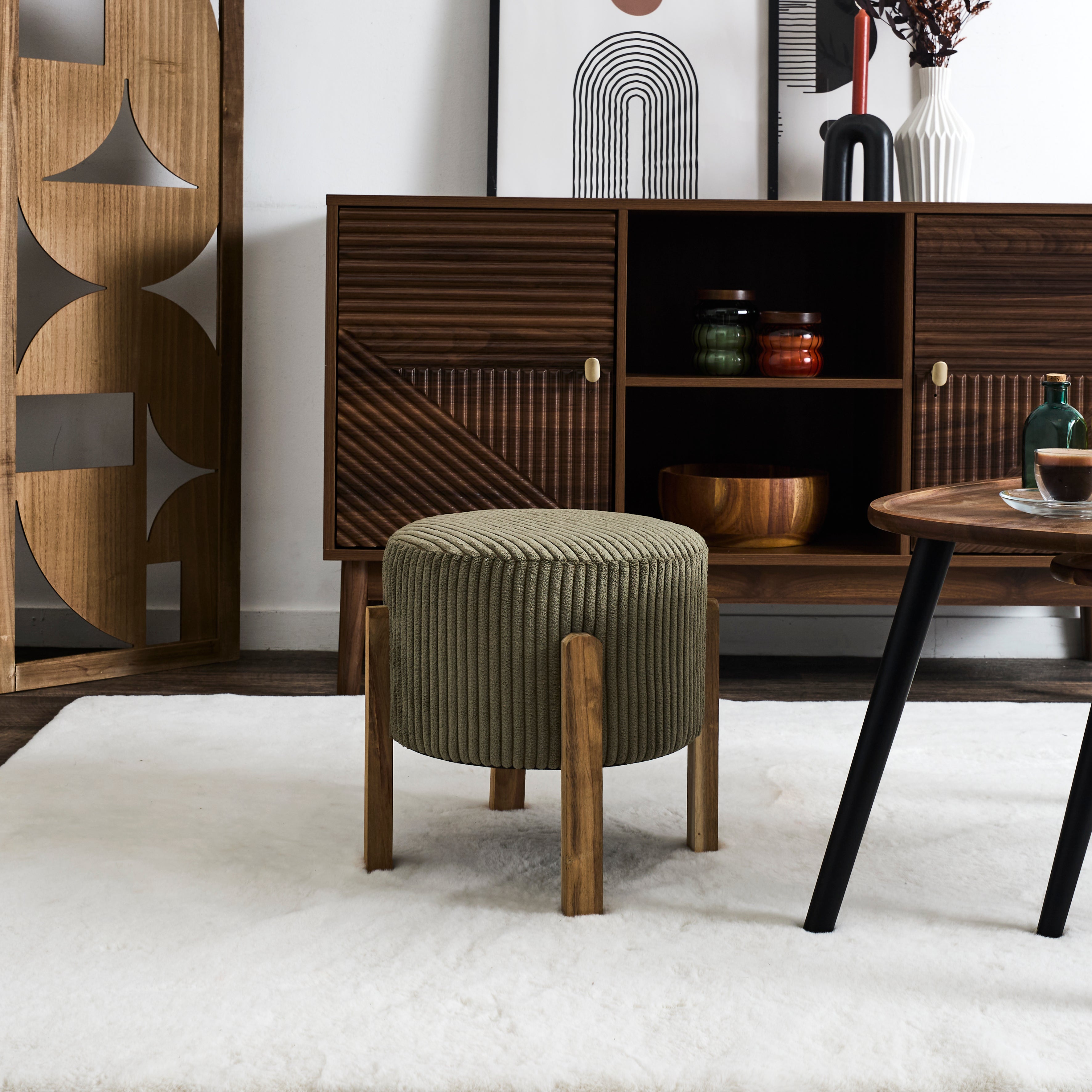 Tabouret en velours côtelé Scott vert - pieds en acacia The Home Deco Factory - 3