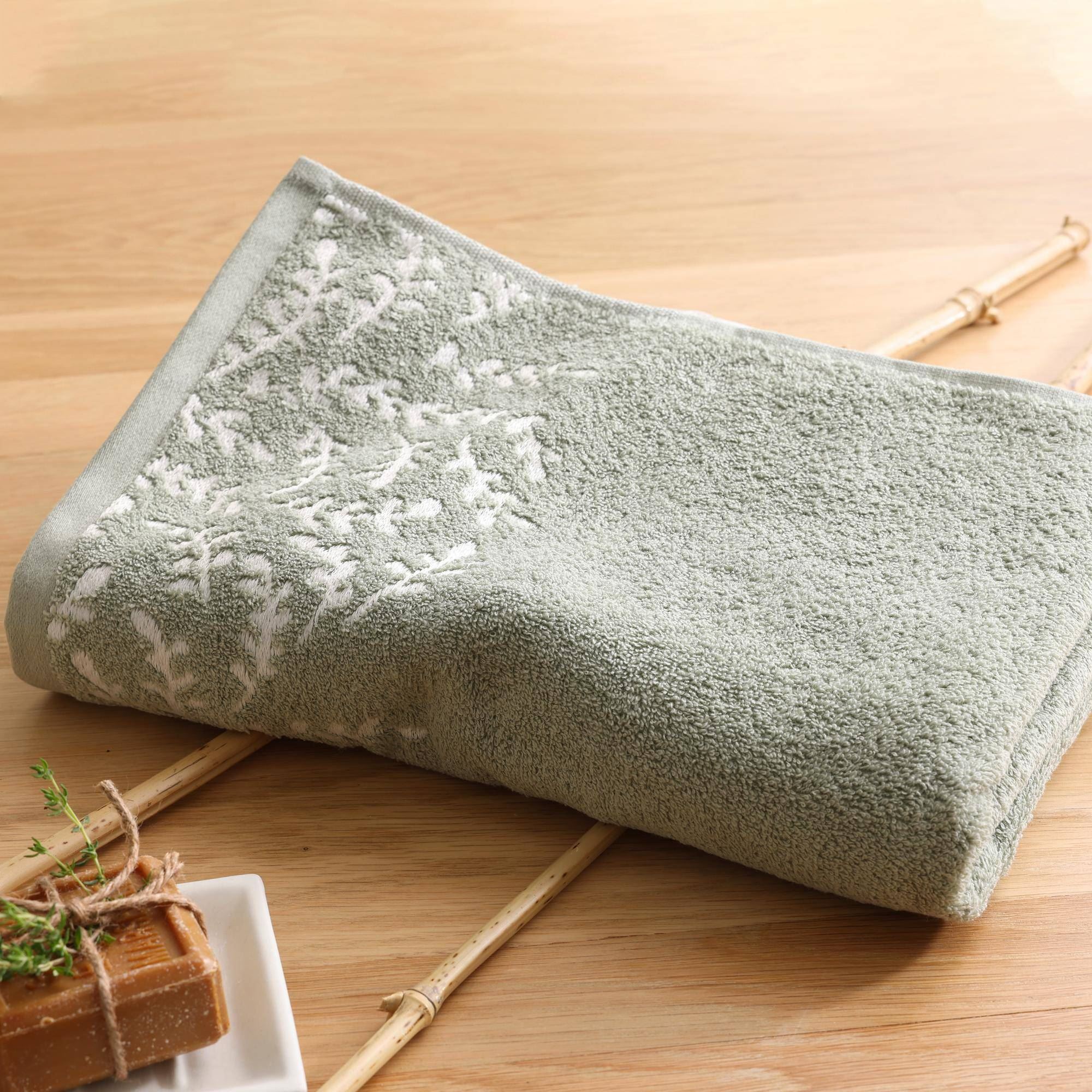 Serviette De Toilette 40x60 Cm Vintage Floral Vert Gris - 100% Coton 550g/m², Fabrication Portugaise