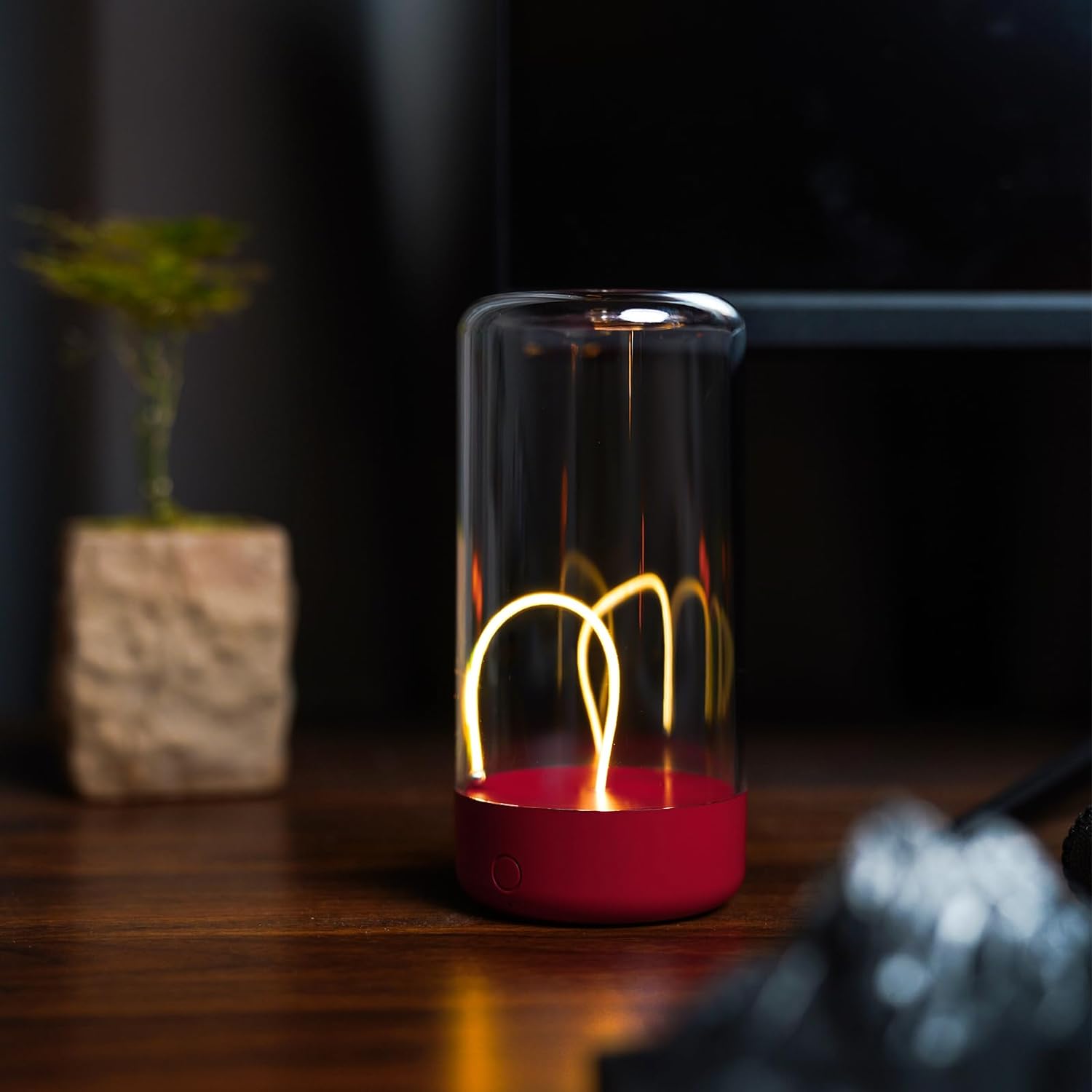 Dotykowa lampa stołowa z bezprzewodowym ładowaniem płynna regulacja jasności lampka nocna odpowiednia sypialni akademików duża pojemność mAh czerwona