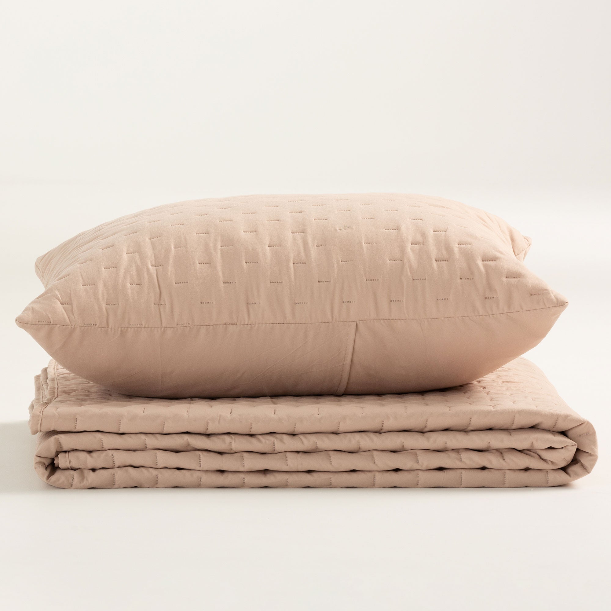 Couvre-lit matelassé uni avec taie d'oreiller 270x270 + 2(50x70) cm taupe - 7