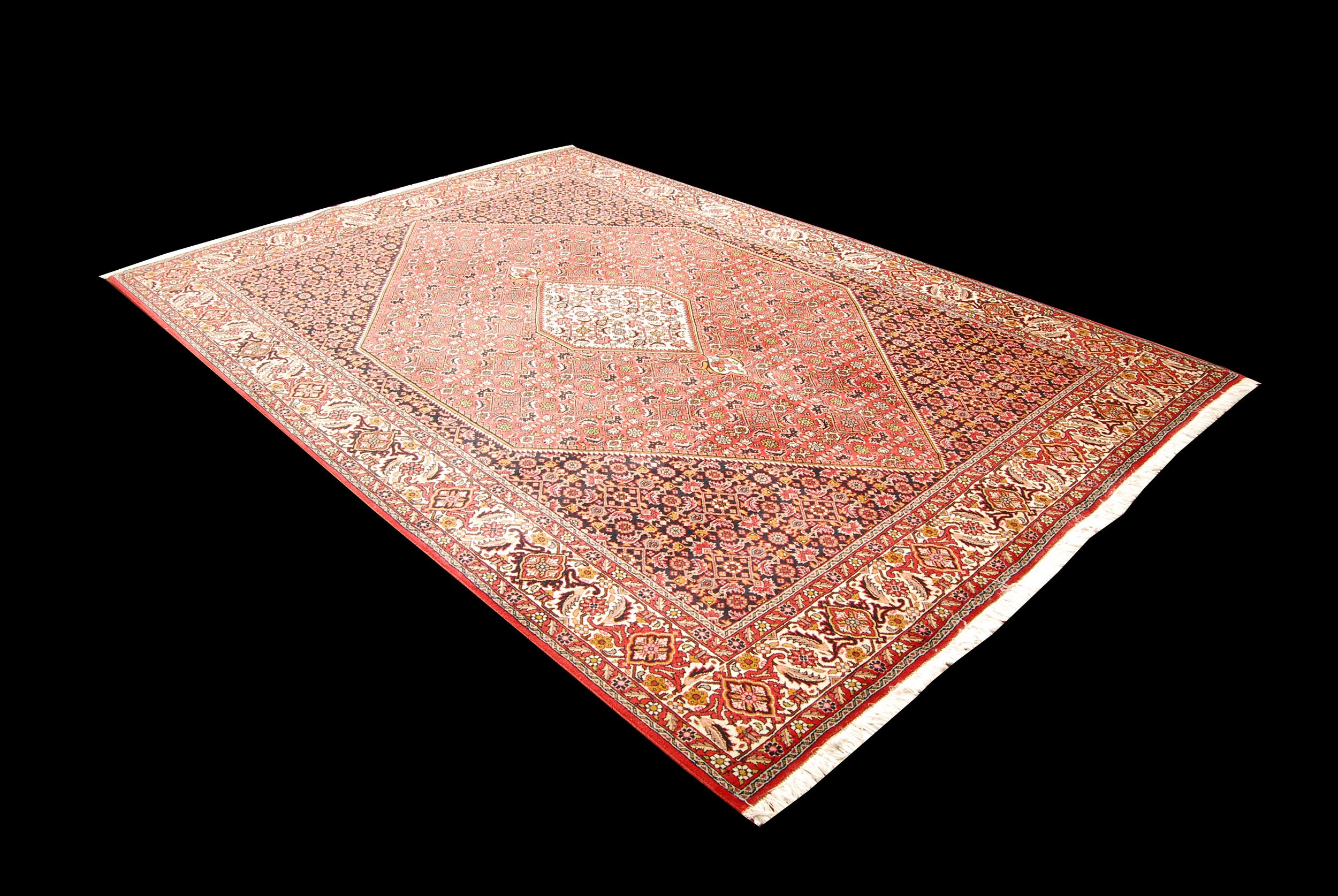 Petit tapis persan d'origine Sarouk, beau velours de laine, point fin Petit tapis persan d'origine Sarouk, beau velours de laine, point fin