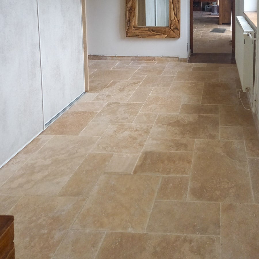Travertin pierre naturelle mur/sol premier choix clair PREMIUM format Opus Romain Ep. 1,2cm - Vendu en lot de 0.74m² - 2