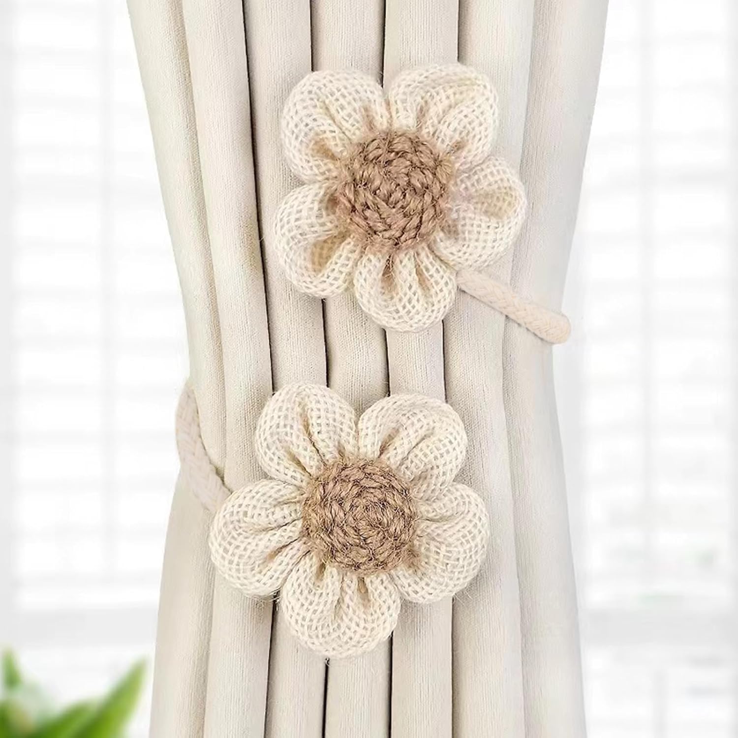 6 Pinces à Rideaux Anciennes En Laiton Décoré - Motif Fleurs Ajouré - Largeur 16 Cm - Bon état Avec Petites Déformations