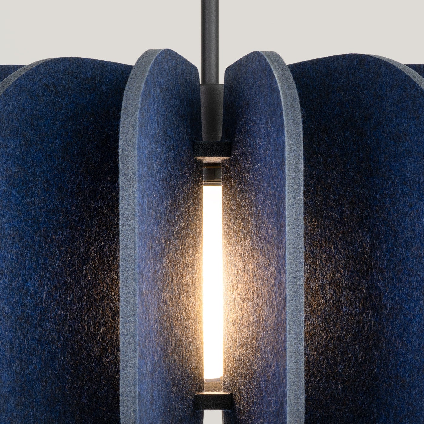Lampa sufitowa filcowa MULA granatowo-czarna 1xE27x40W filc wym:146x45x45cm IP20 Sollux Lighting - 5