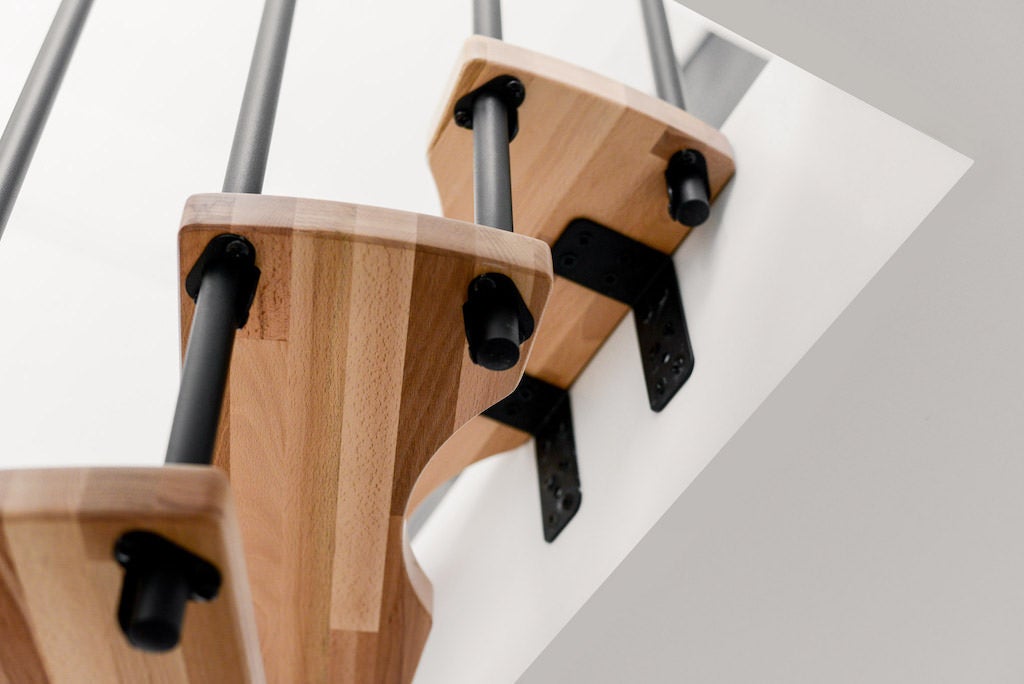 Escalier colimaçon 12 marches - Hauteur à franchir 2.47 à 3.05m - Structure grise et marche hêtre - Diamètre 140cm - SUON140/GH-12 - 3