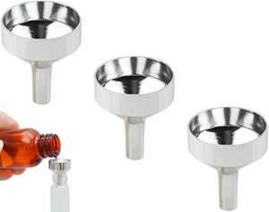Lot De 7 Entonnoirs Inox - Avec Passoires Amovibles Et Brosses - Neuf (boîte Ouverte)