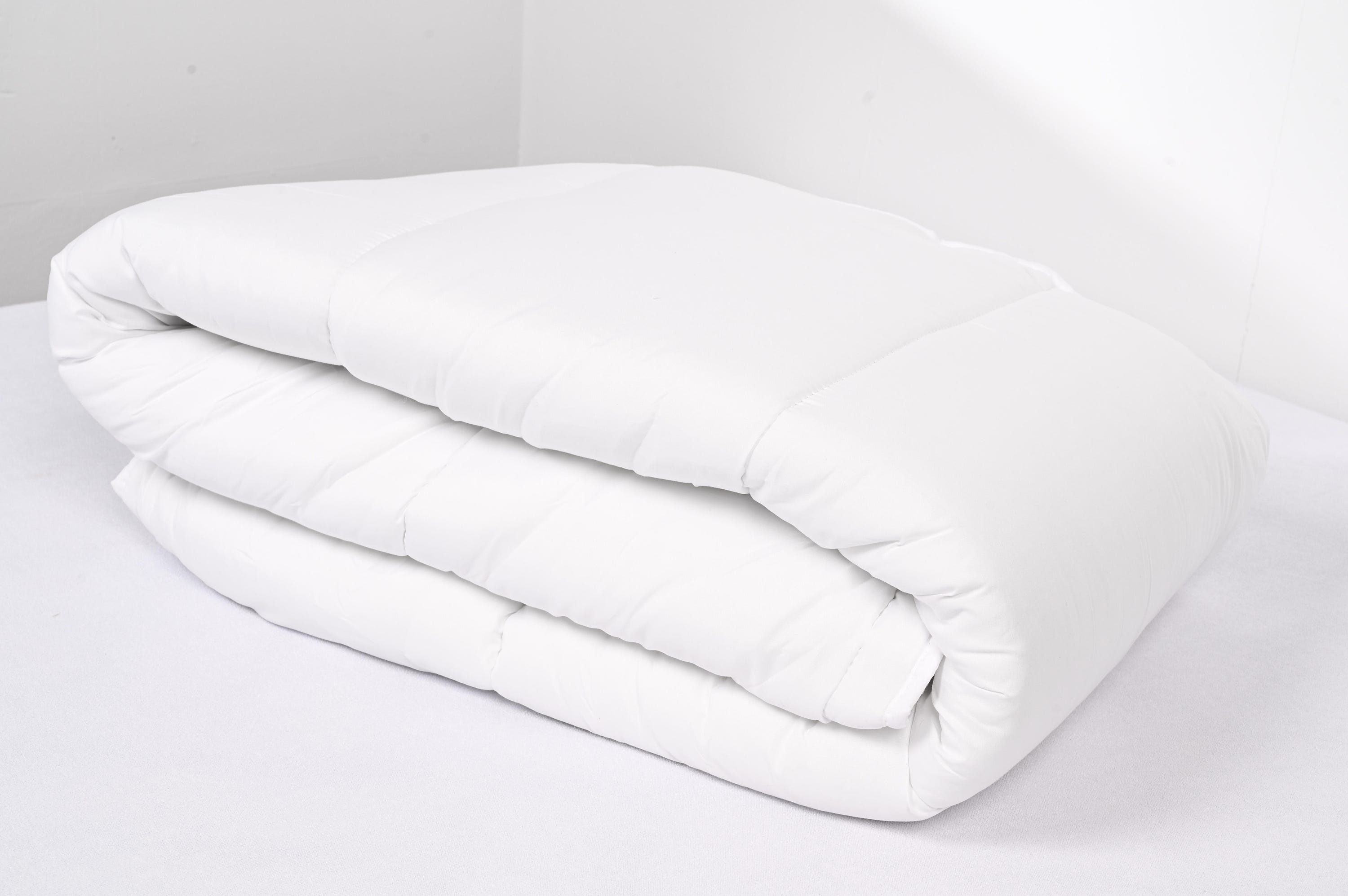 Kołdra Aloe Vera z włókna poliestrowego 300 g na łóżko 105 cm