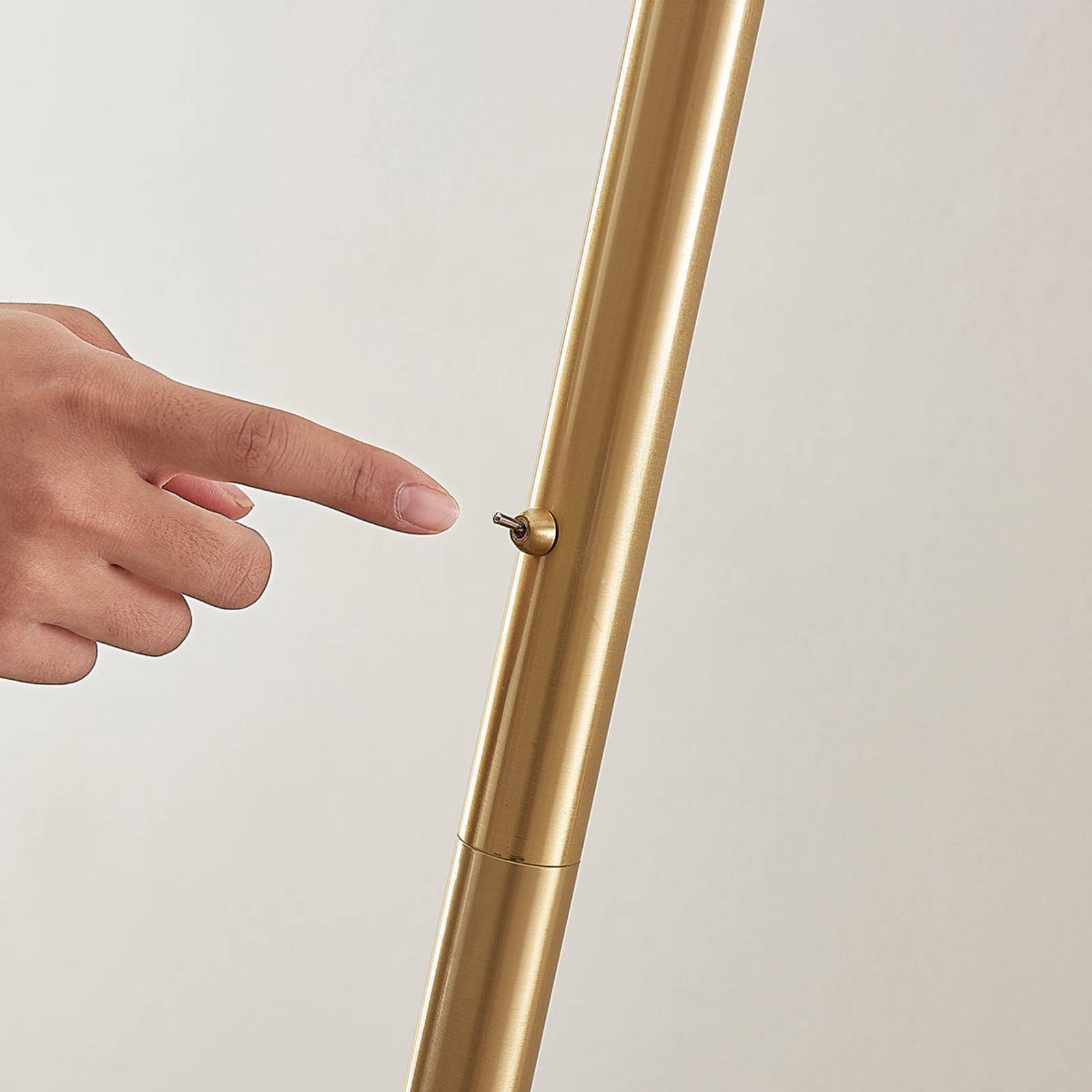 Lampadaire Lindby Ignacia, couleur laiton, verre, 180 cm, E27, lampe sur pied, lampe de salon sur pied, lampadaire éclairage indirect, lampadaire - 8