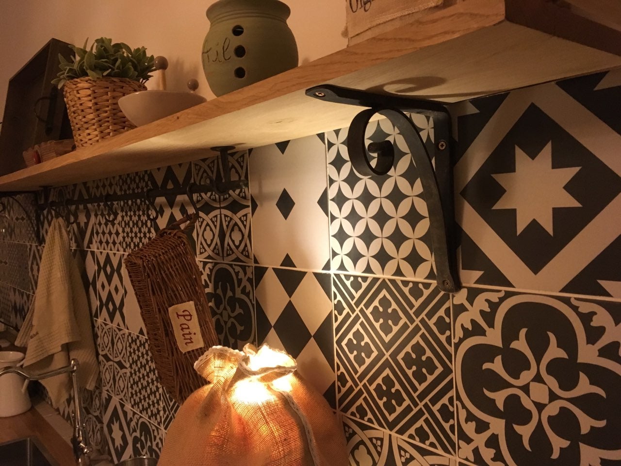 Equerre CHAPLIN by ÔTHENTIK en fer 