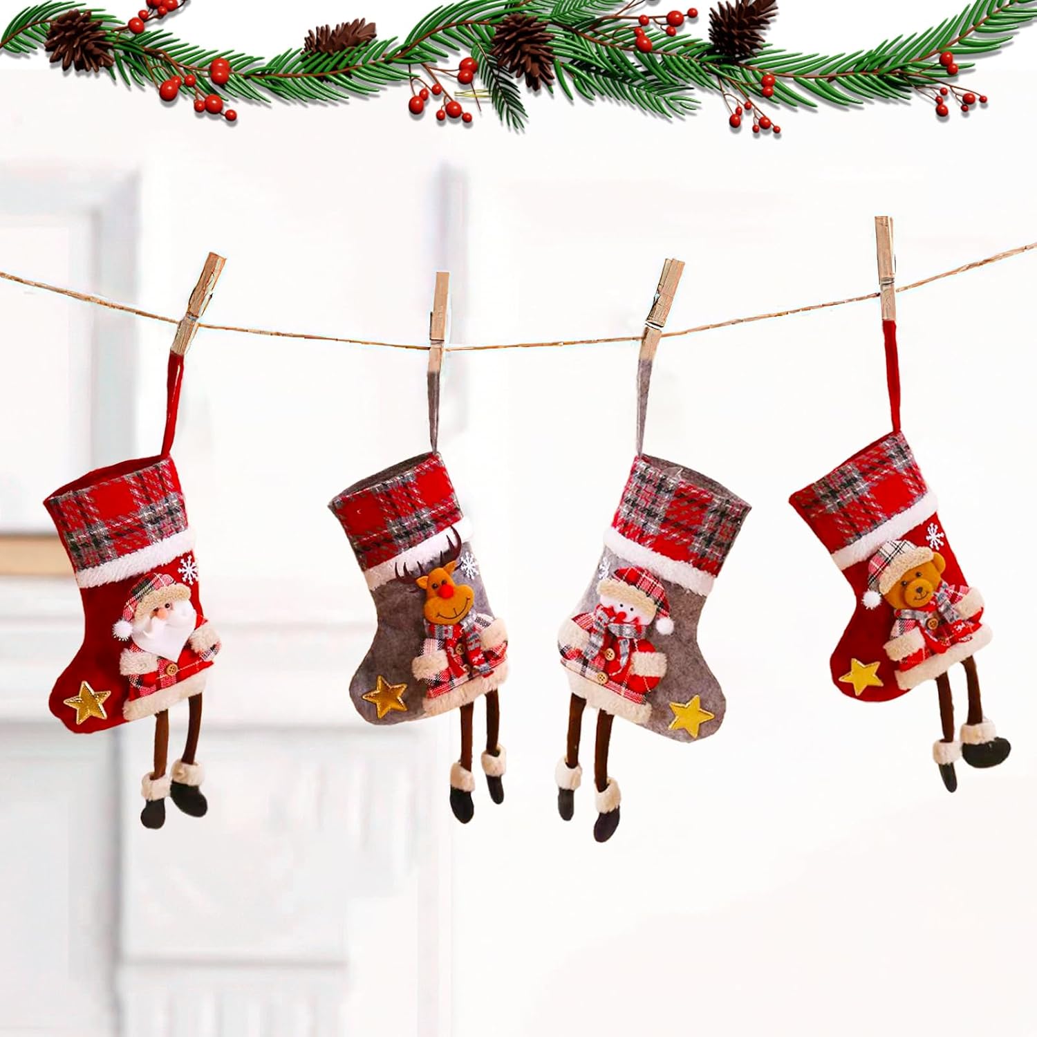 Lot De 4 Chaussettes De Noël Miniatures à Suspendre - Décoration Sapin Ou Cheminée - Coton, Motifs 3D