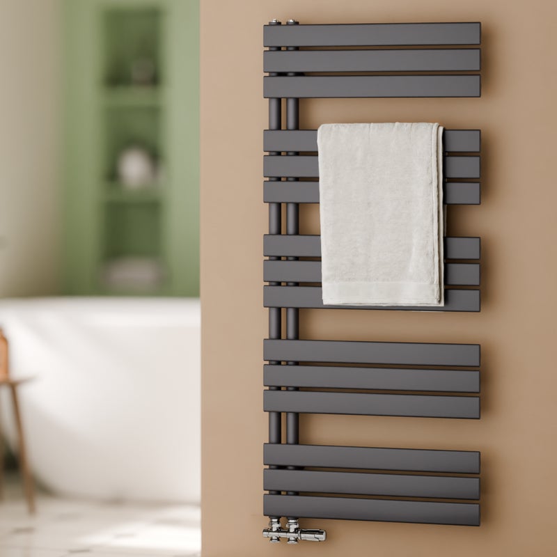 Grzejnik łazienkowy drabinkowy na ciepłą wodę - Stalowy z podłączeniem środkowym - Kolor antracytowy - Wymiary 1320 x 600 mm - Moc 838 W