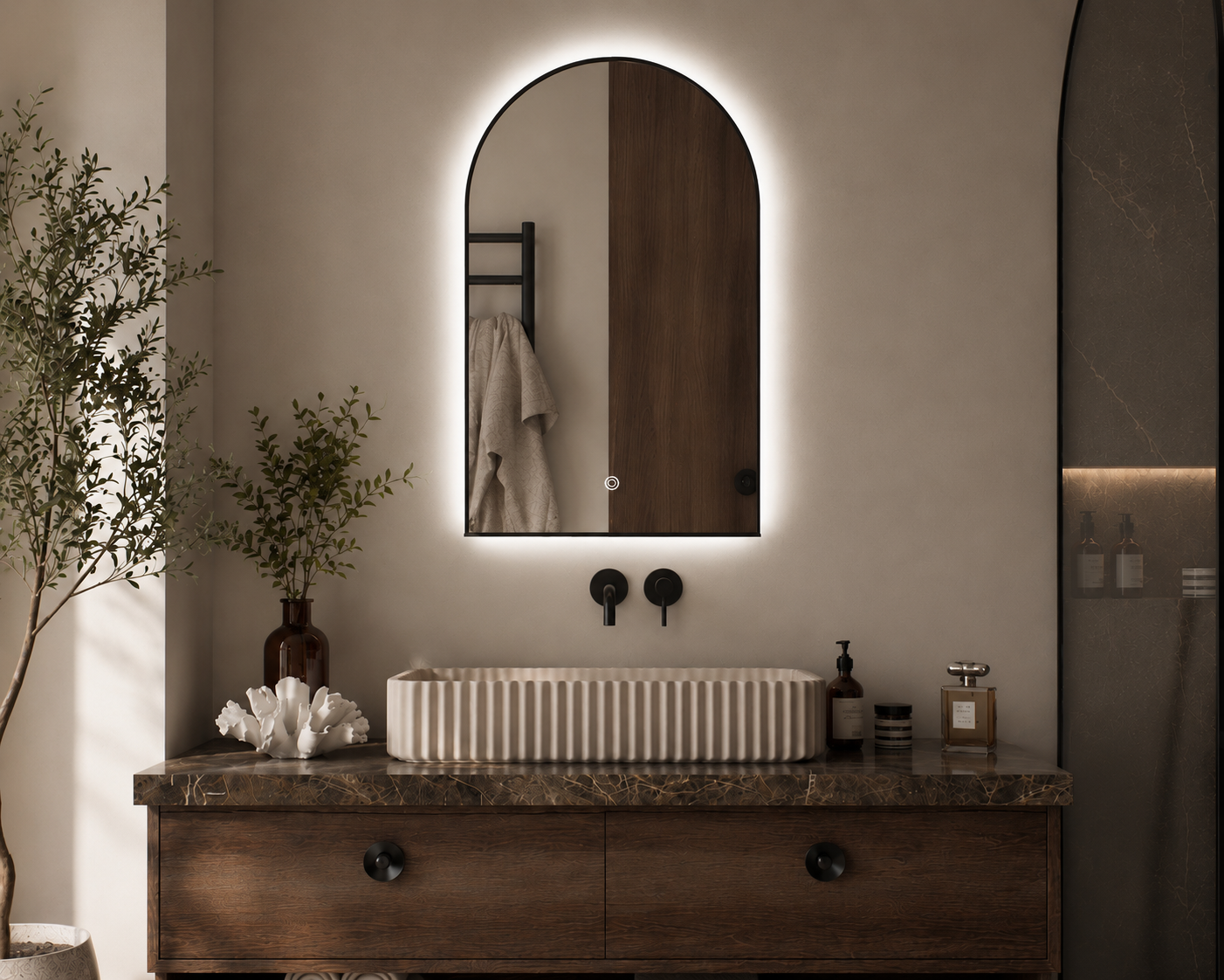PORTAL LINE LED lustro w czarnej ramie 80 x 50cm