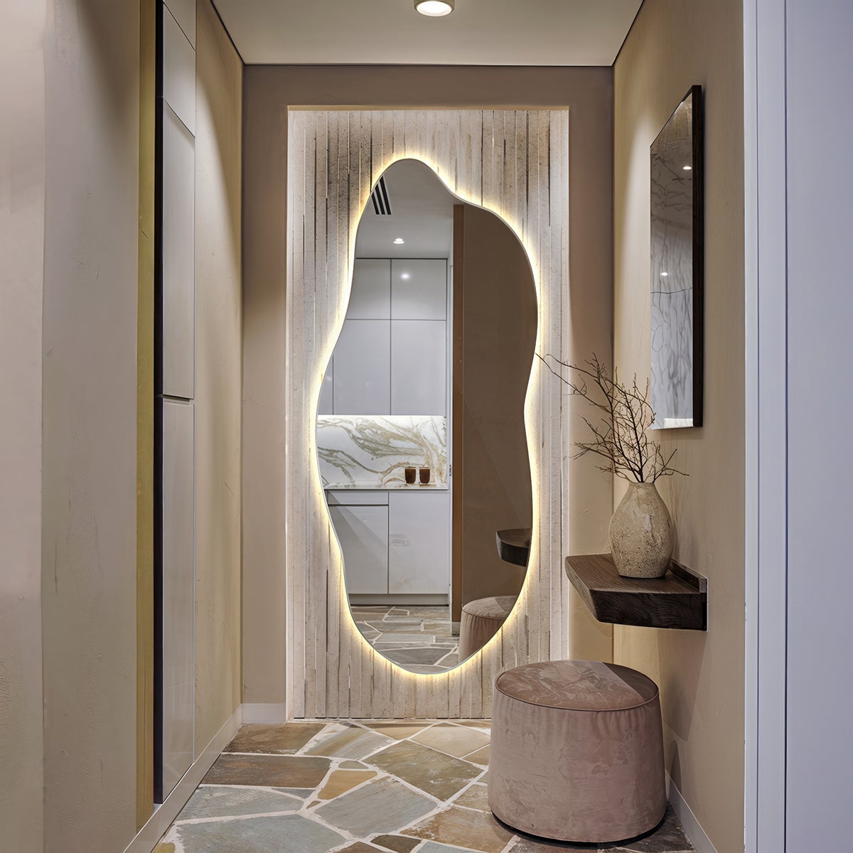 Grand miroir LED organique 45x100 cm - éclairage chaud, design contemporain pour salon ou chambre - 7
