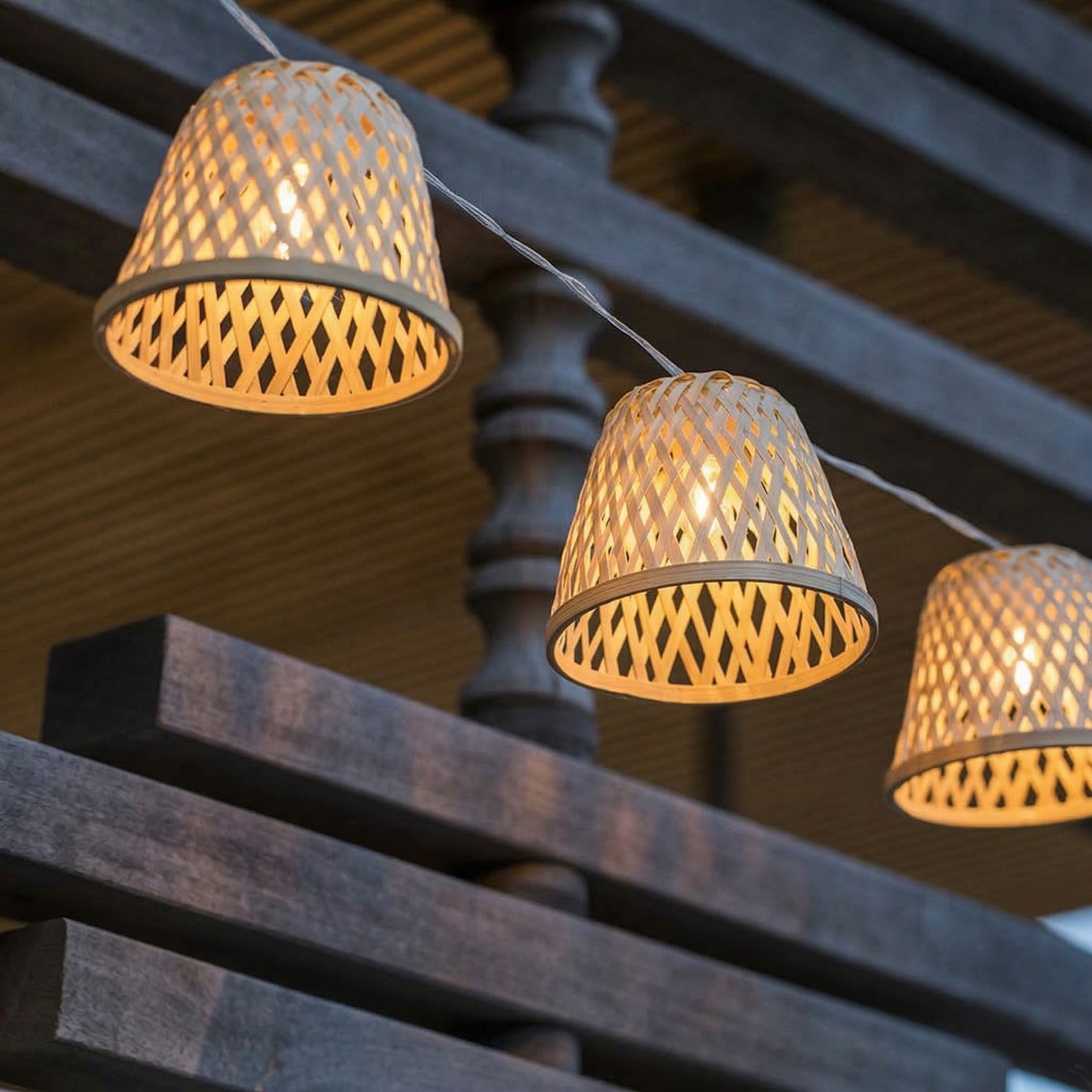 Chill Hybrid Bamboo Solar String Lights, 10 lâmpadas, 3,8 m - 2