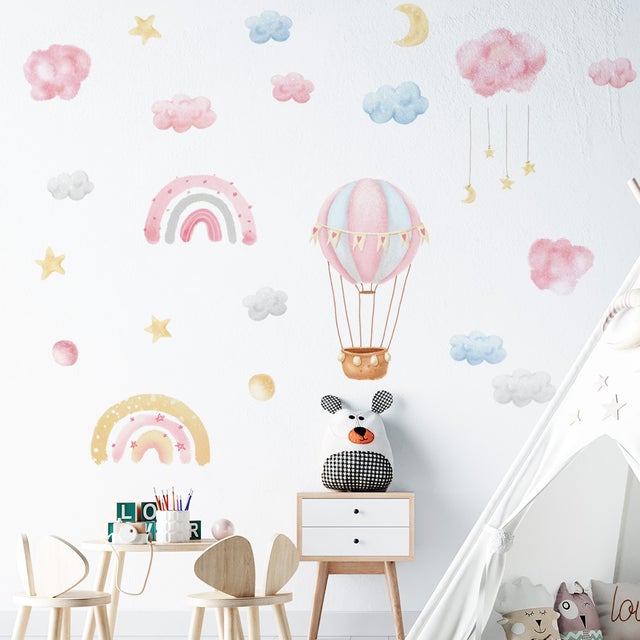 Vinilos decorativos de globos aerostáticos grandes y coloridos para la habitación infantil. Con luna, estrellas y nubes.