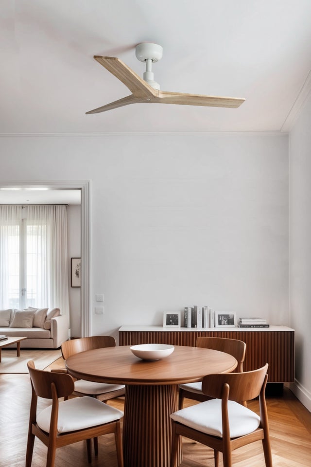 Ventilateur de plafond Klim S en acier blanc mat, 3 pales en pin, ultra compact, système Tuya intégré, FARO