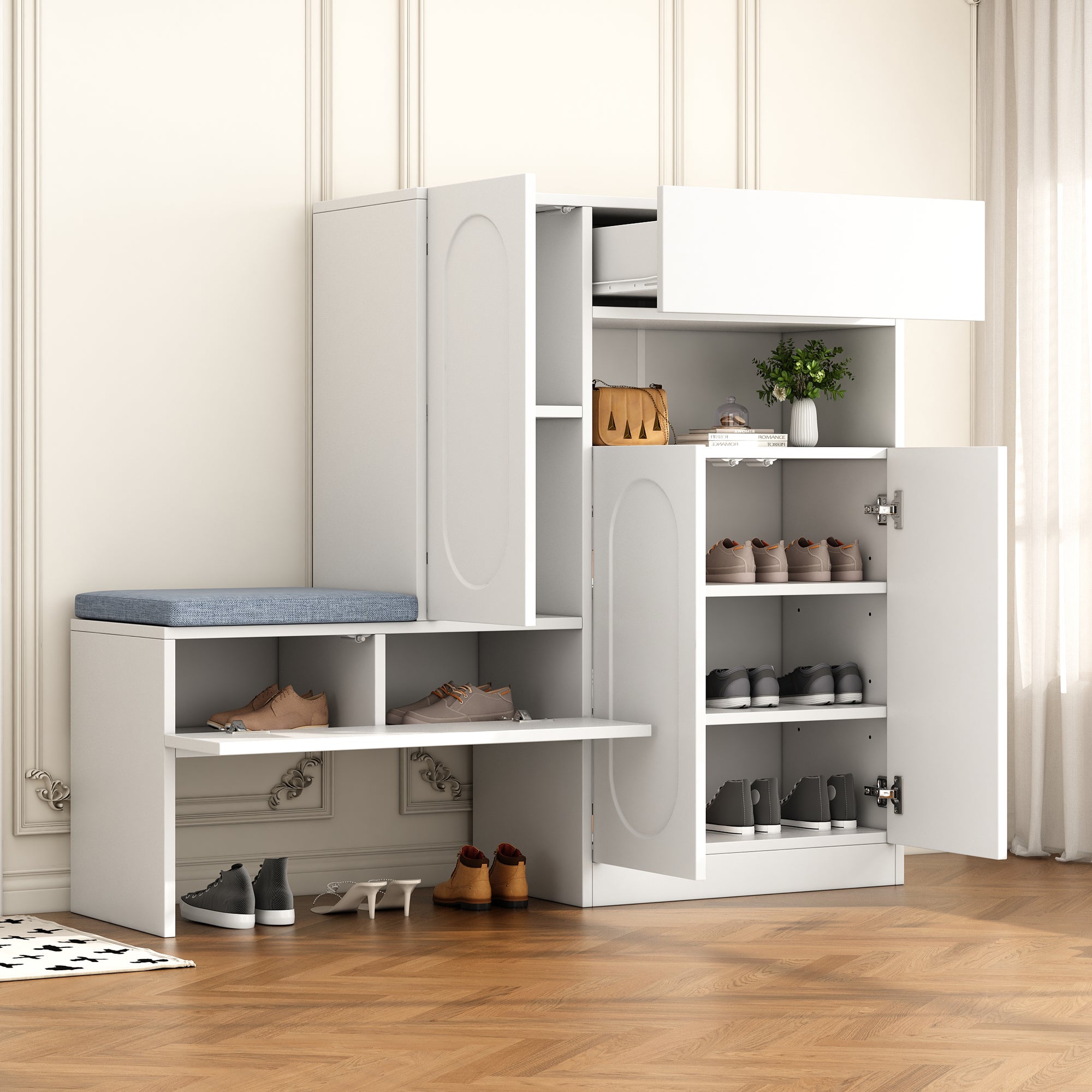 Zapatero moderno 2 en 1 blanco, puertas curvas abatibles con cierre suave, compartimentos regulables y banco tapizado. medidas: 130×35×110 cm.